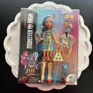 Monster High ~ Cleo DeNile Doll with Tut